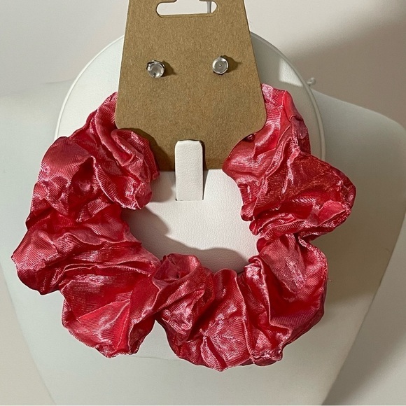 Handmade Pink Stud Earrings and Satin Pink Scrunchie
Set, Hypoallergenic… - Picture 3 of 4